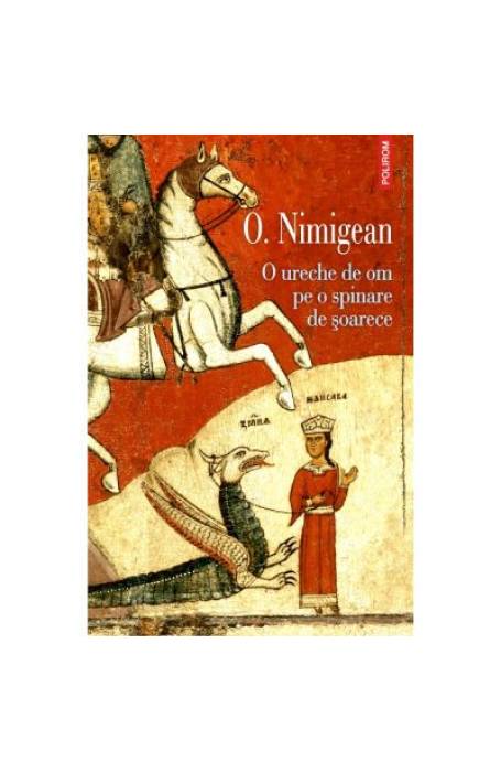 O URECHE DE OM PE O SPINARE DE SOARECE